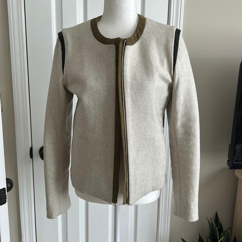 Laveer Women’s Grey Blazer